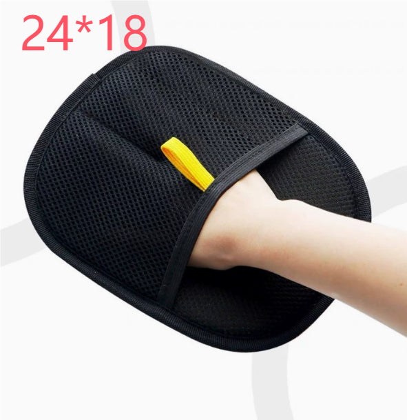 Black FurLift grooming mitt dimensions: 24 by 18 centimetres
